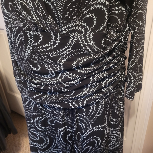 London Times Black Sheath Dress with 3/4 Sleeves and Scoop Neck - Picture 2 of 4